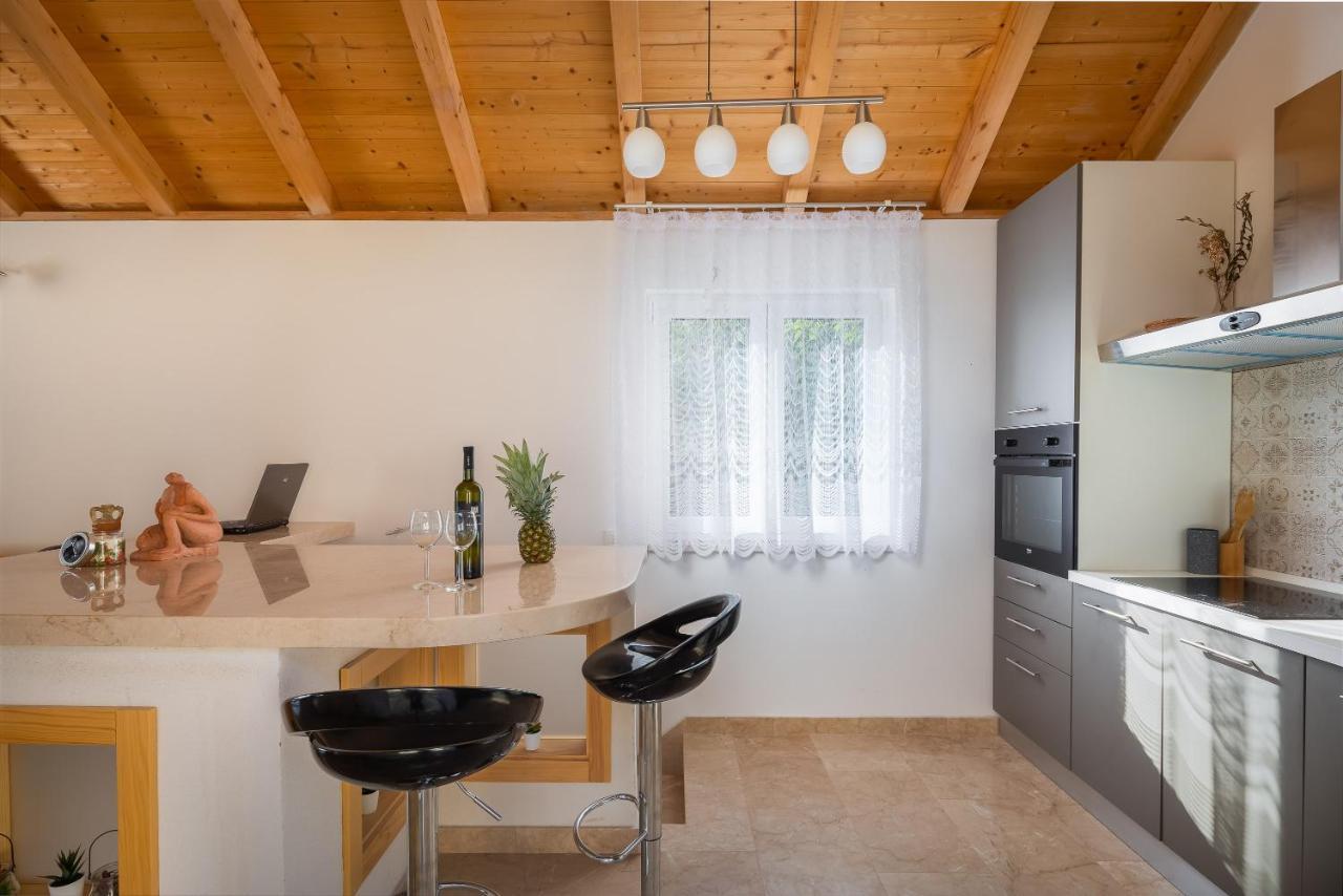 Villa Leoma With Heated Pool Marusici  المظهر الخارجي الصورة