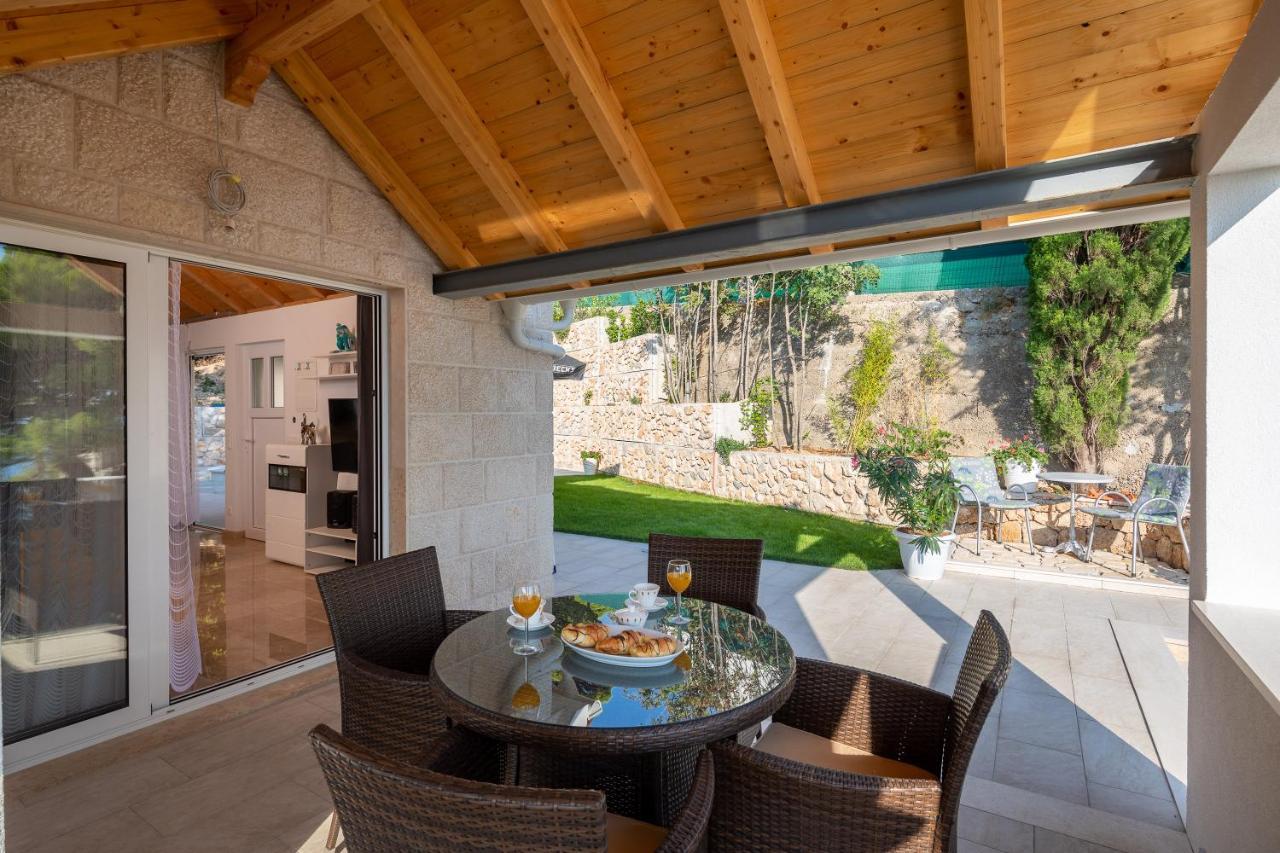 Villa Leoma With Heated Pool Marusici  المظهر الخارجي الصورة